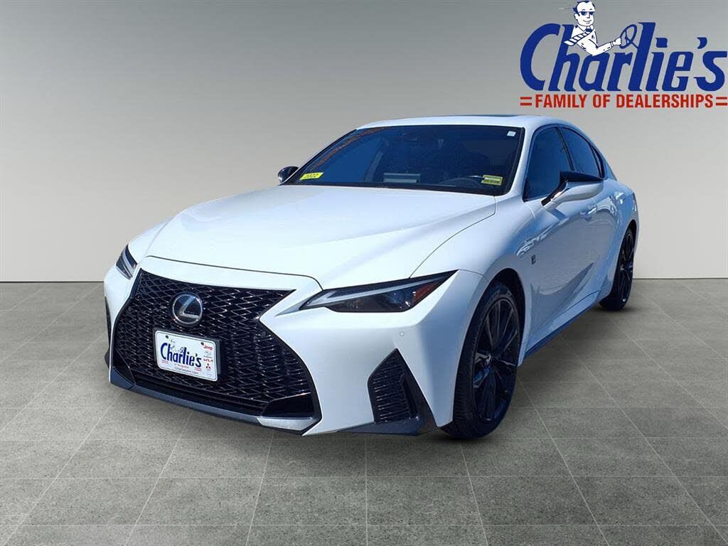 2022 LEXUS IS