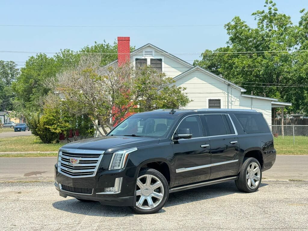 2017 CADILLAC Escalade ESV