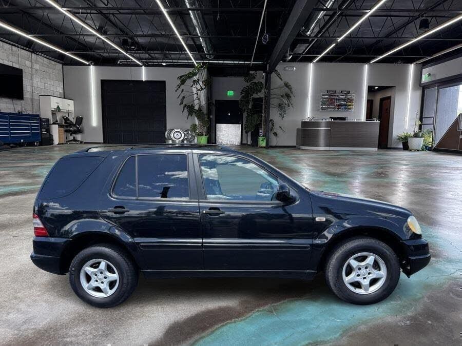 2000 MERCEDES-BENZ M-Class