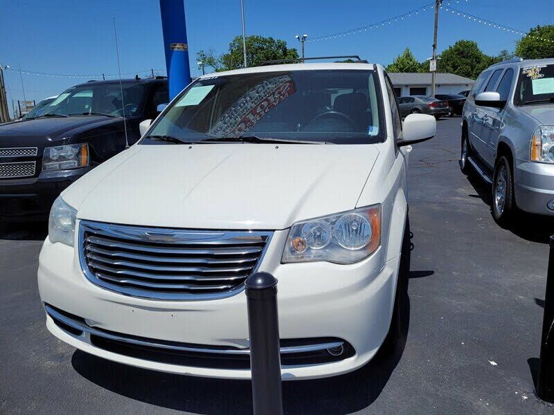 2011 CHRYSLER Town and Country