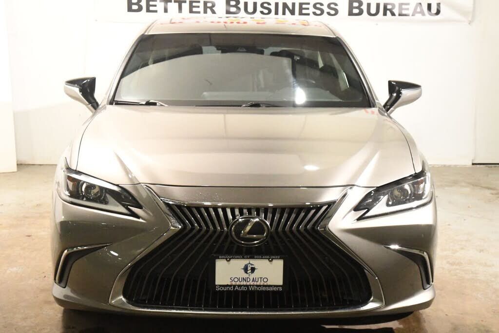 2019 Lexus ES
