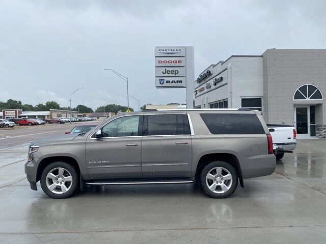 2017 CHEVROLET Suburban