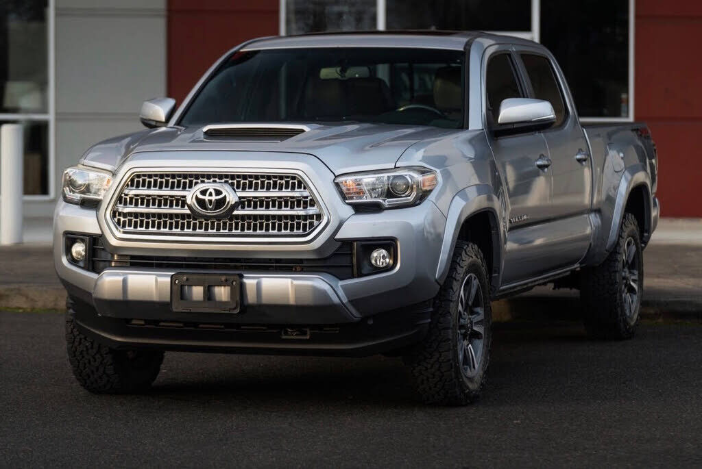2017 TOYOTA Tacoma
