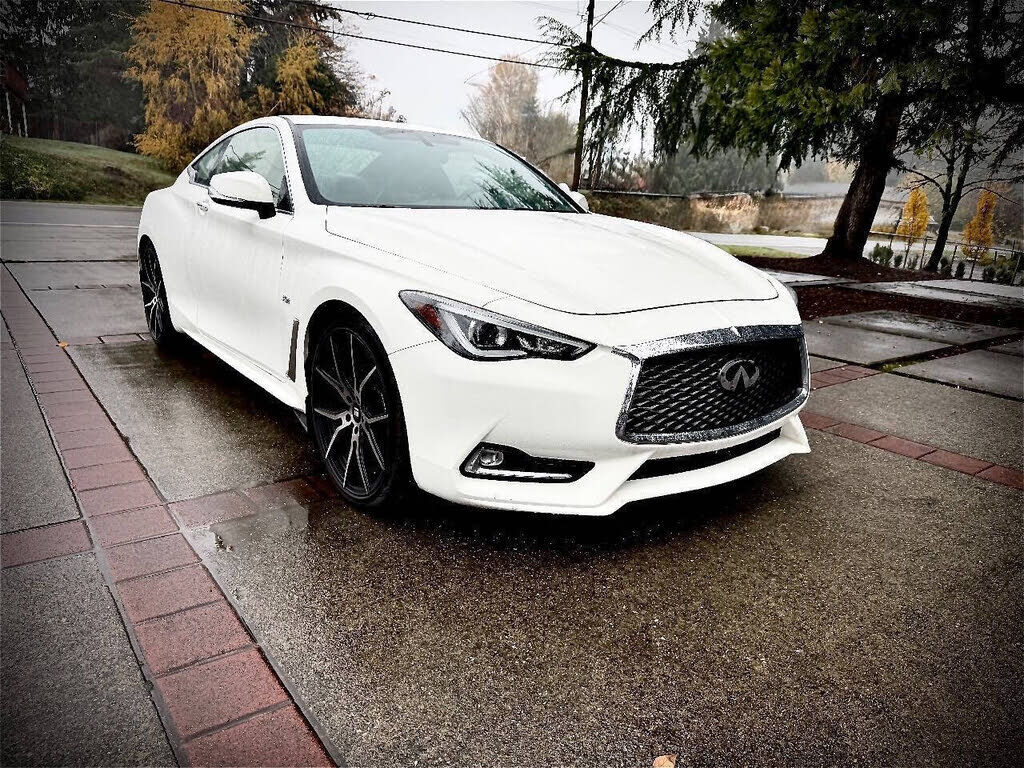 2017 INFINITI Q60