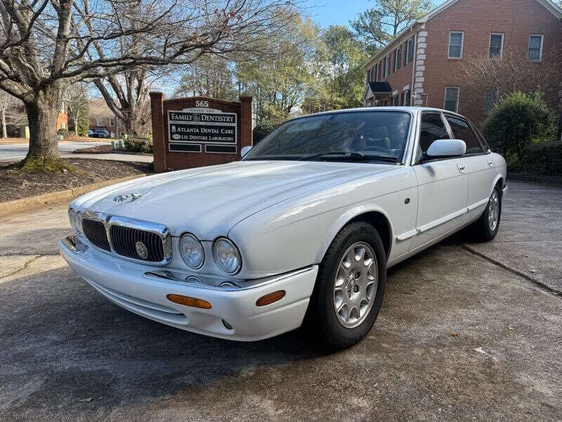 Jaguar XJ8