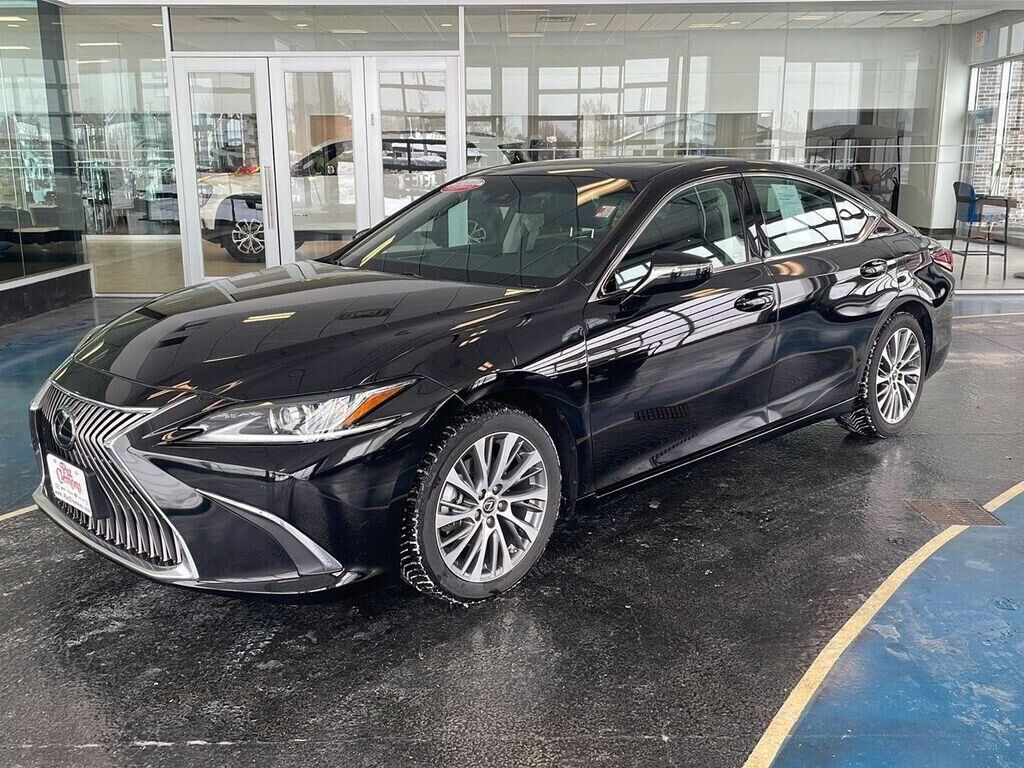 2019 LEXUS ES