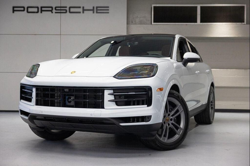 2024 PORSCHE Cayenne