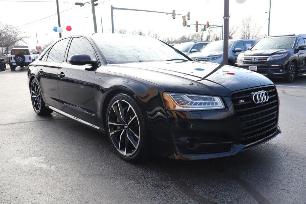 2016 AUDI S8