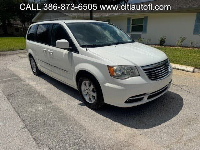 2011 CHRYSLER Town and Country