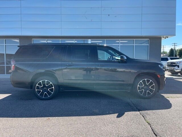 2023 CHEVROLET Suburban