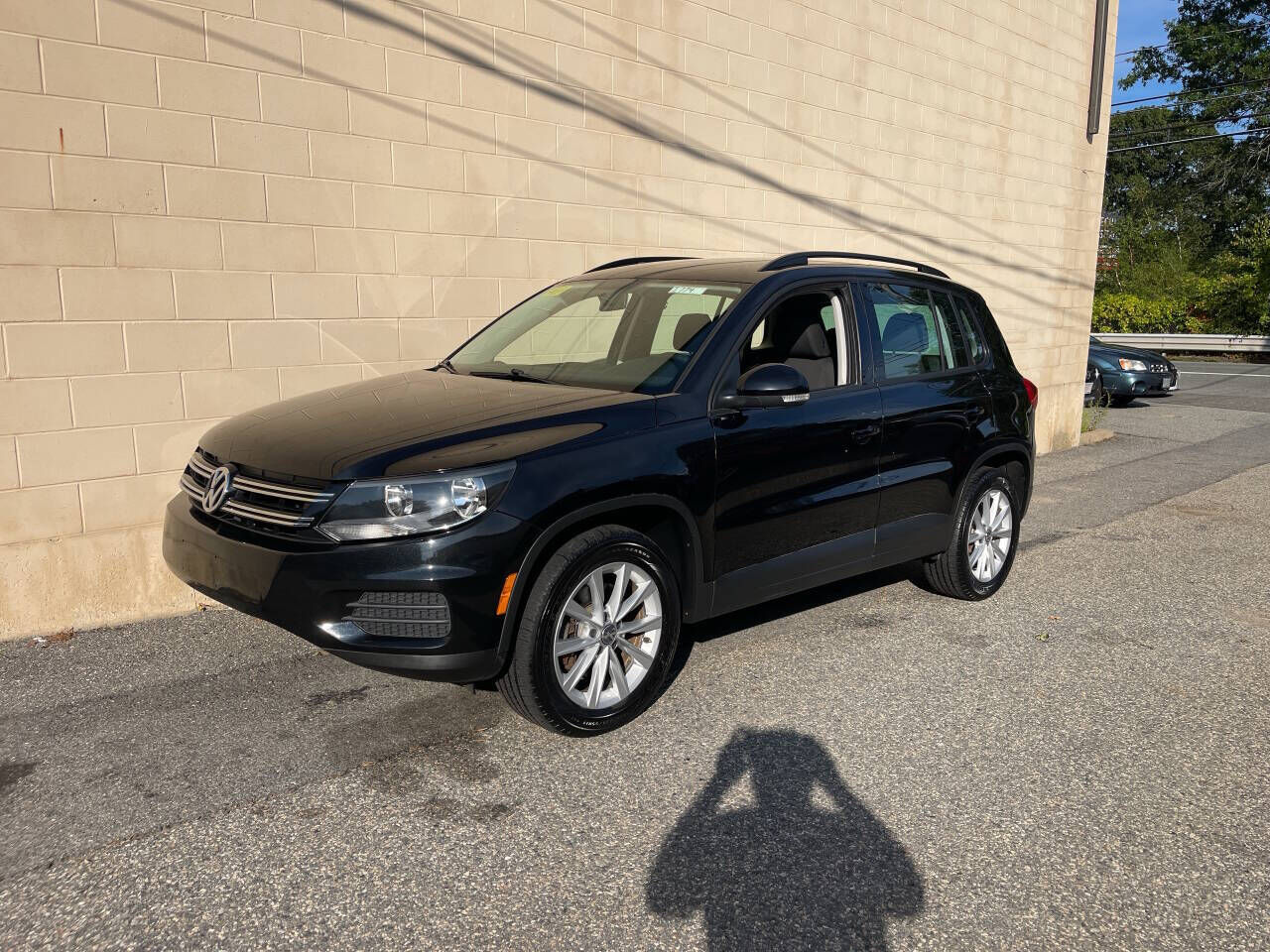 2017 VOLKSWAGEN Tiguan