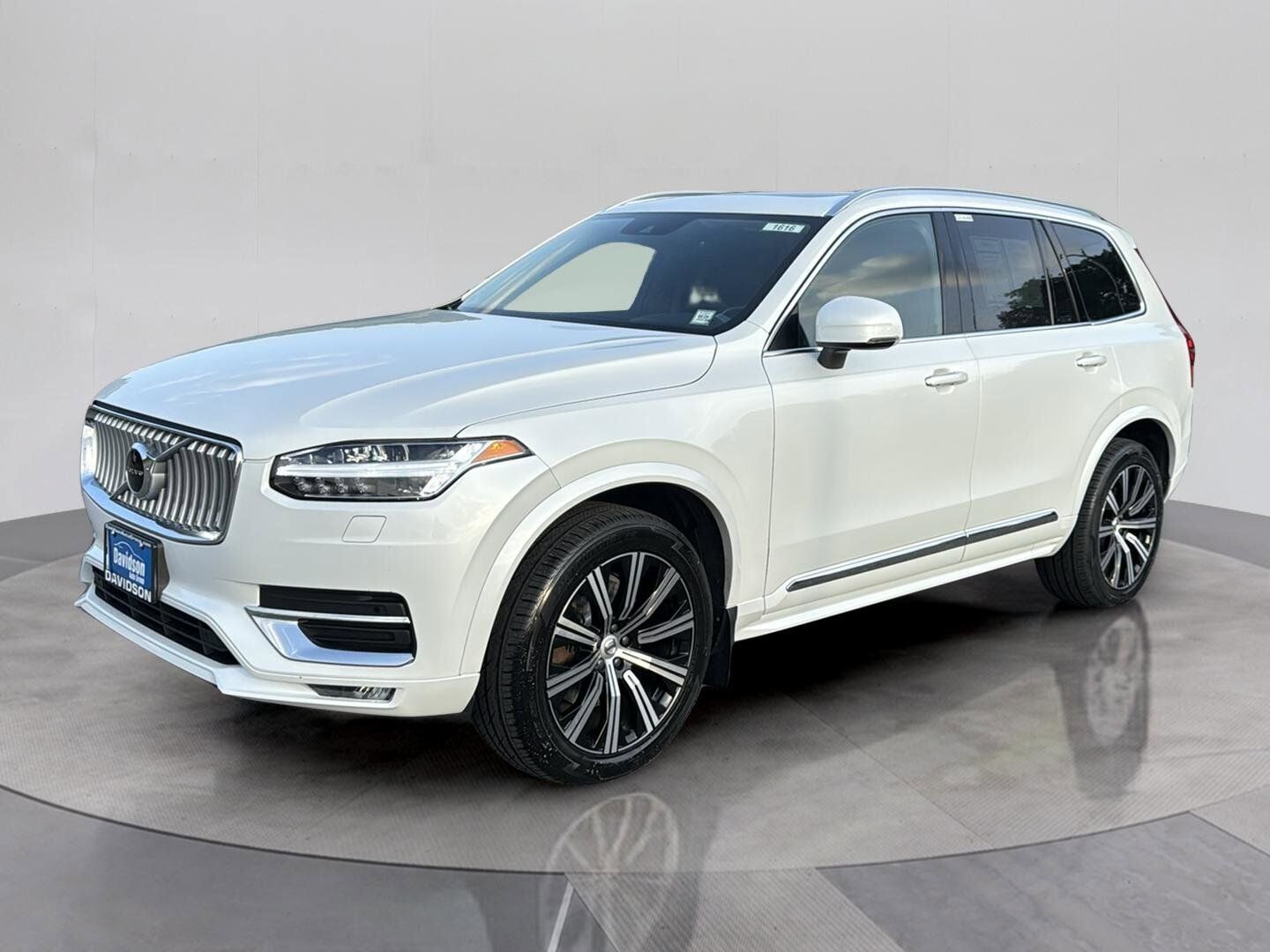 2022 VOLVO XC90
