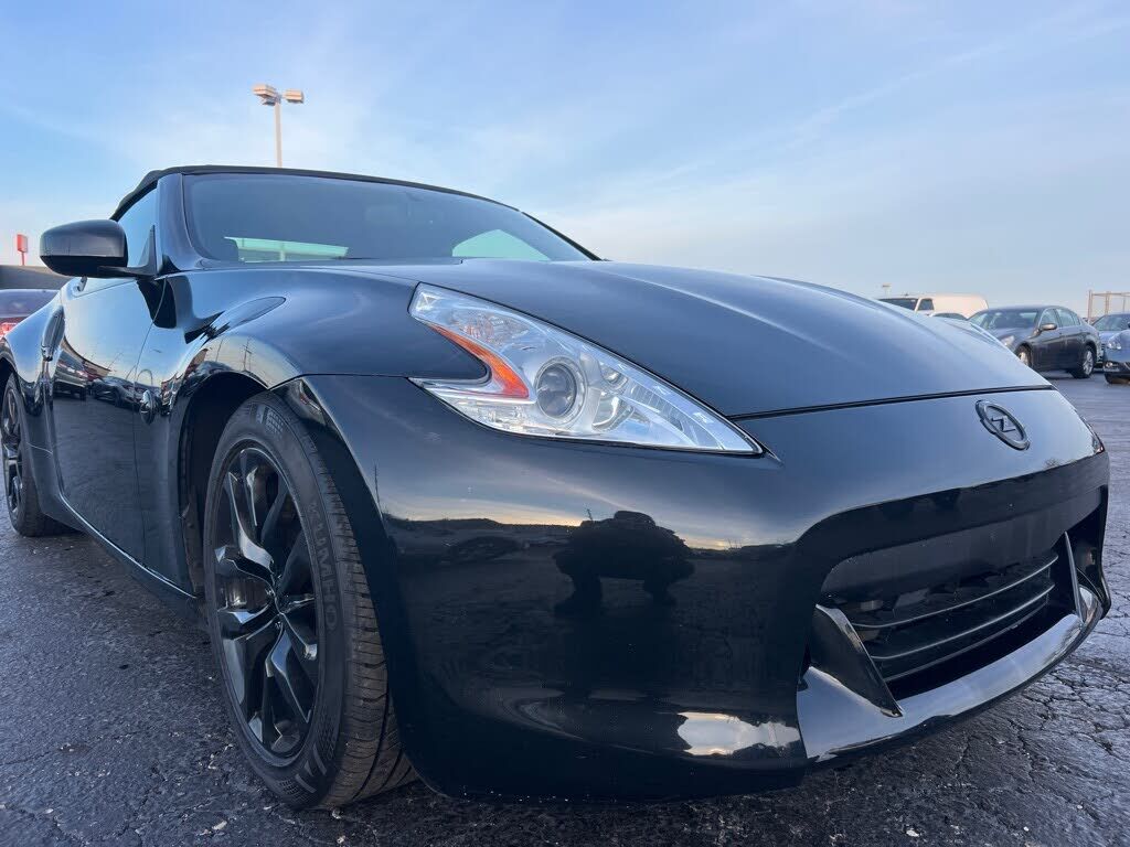 2012 NISSAN 370Z