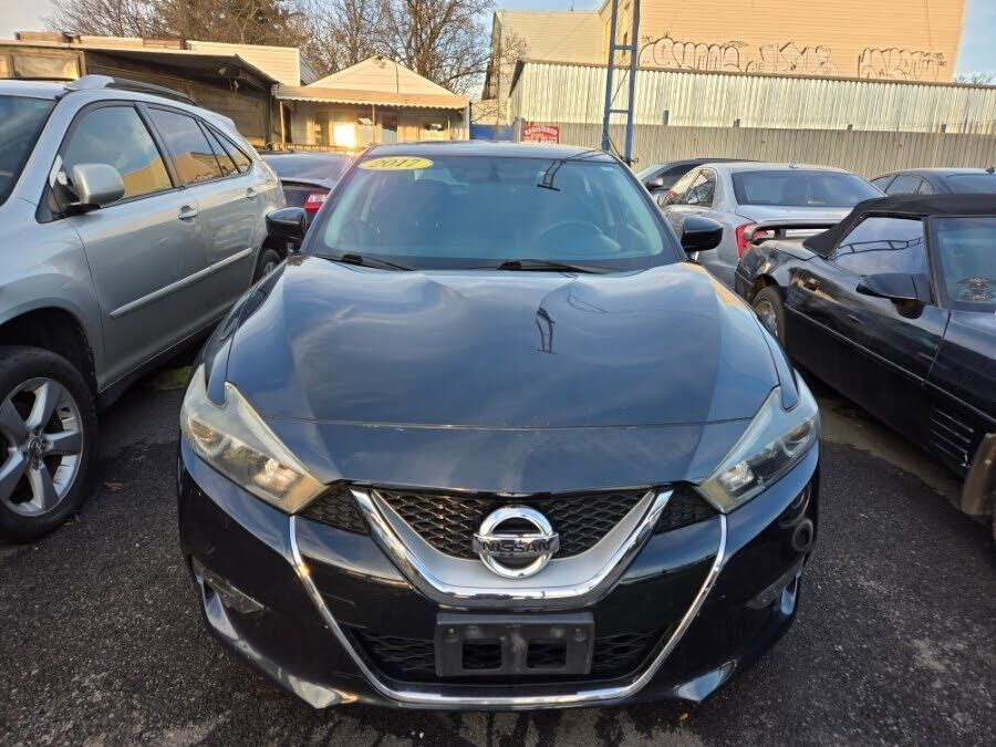 2017 NISSAN Maxima