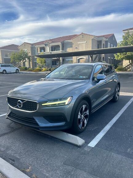 2020 VOLVO V60CC