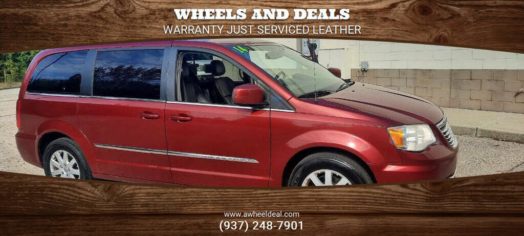 2014 CHRYSLER Town and Country