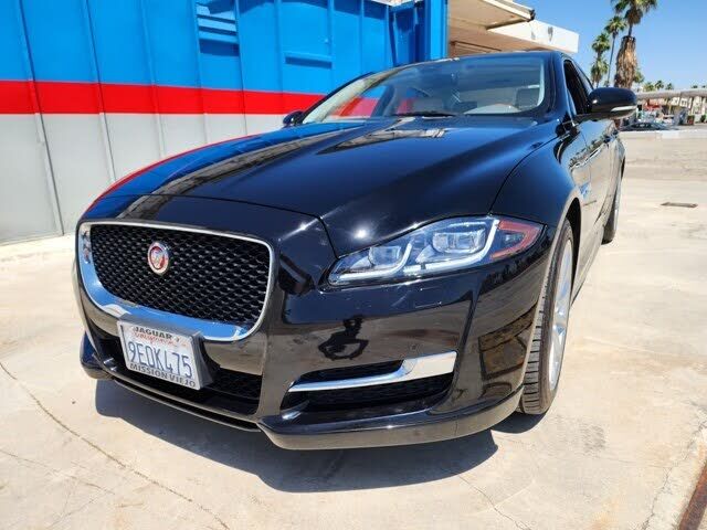 2016 JAGUAR XJ