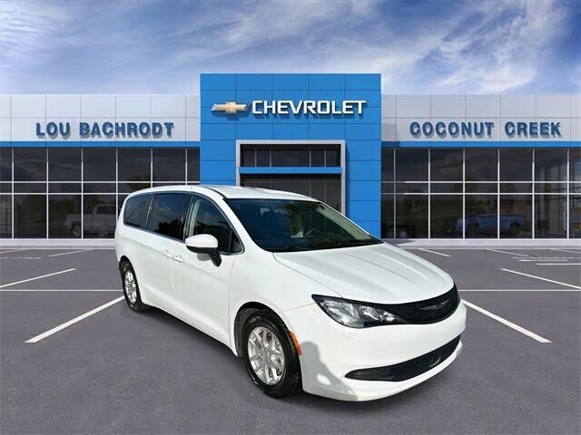 2022 CHRYSLER Voyager