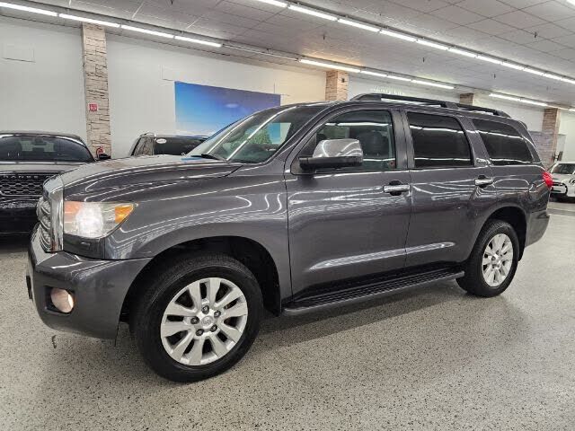 2013 TOYOTA Sequoia