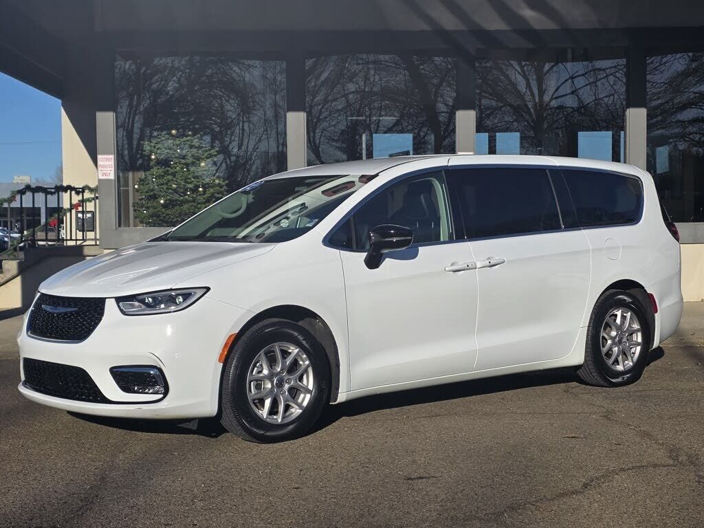 2024 CHRYSLER Pacifica