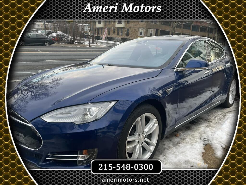 2015 TESLA Model S