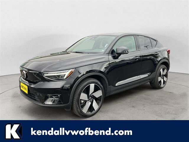2024 VOLVO C40