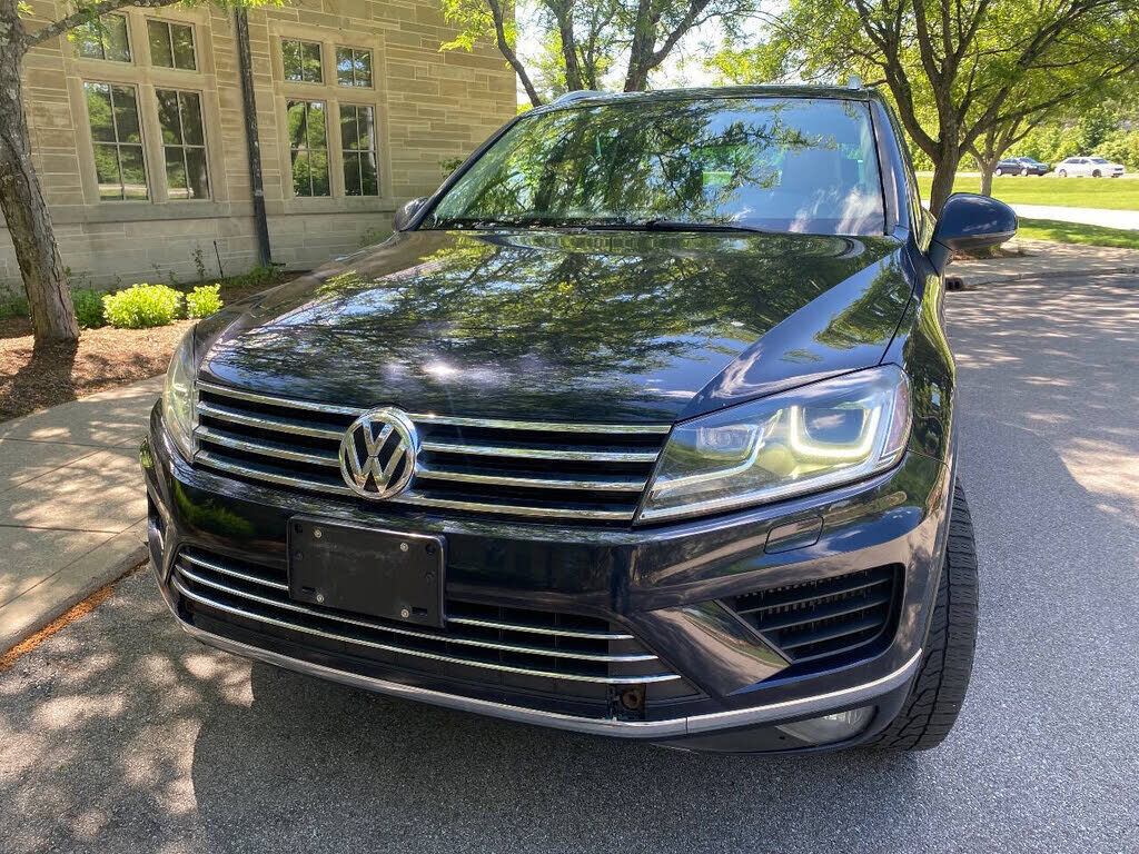 2015 VOLKSWAGEN Touareg