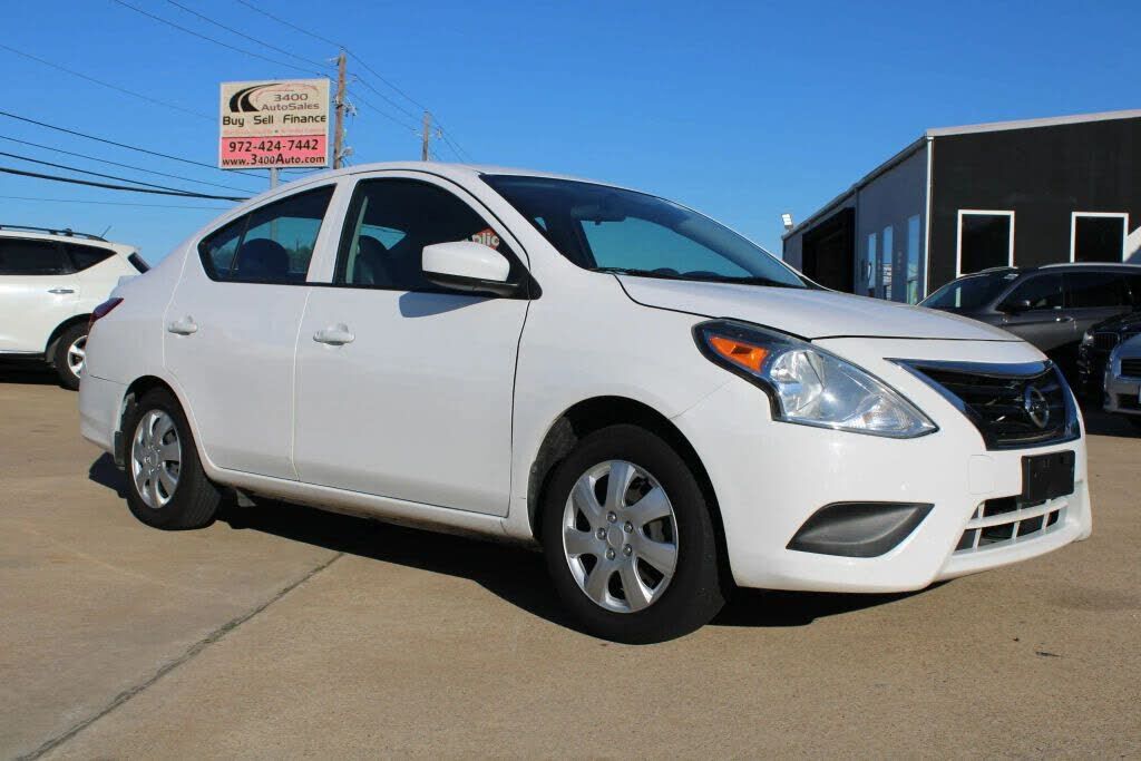 2017 NISSAN Versa