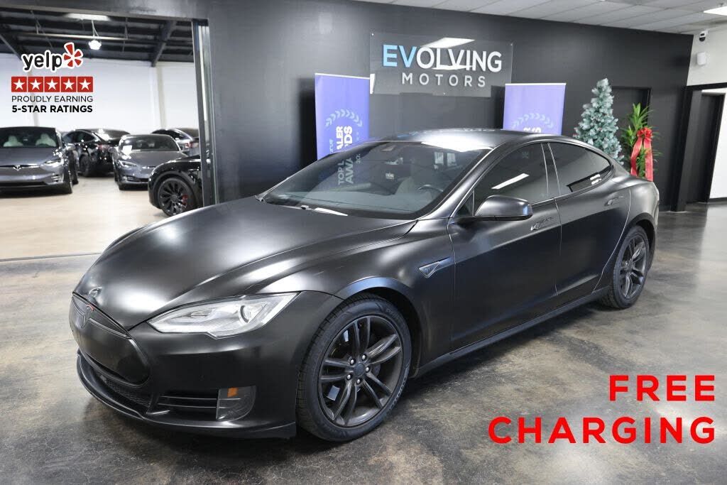 2015 TESLA Model S