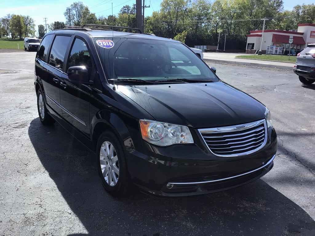 2016 CHRYSLER Town and Country