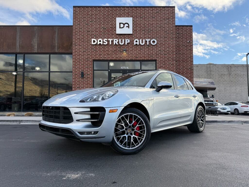 2018 PORSCHE Macan