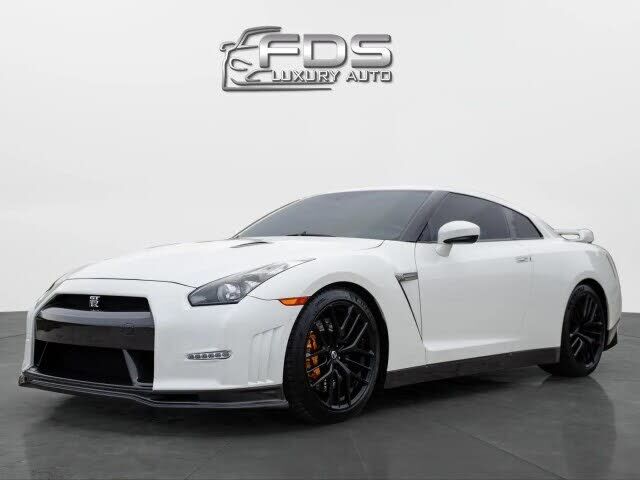 2010 NISSAN GT-R