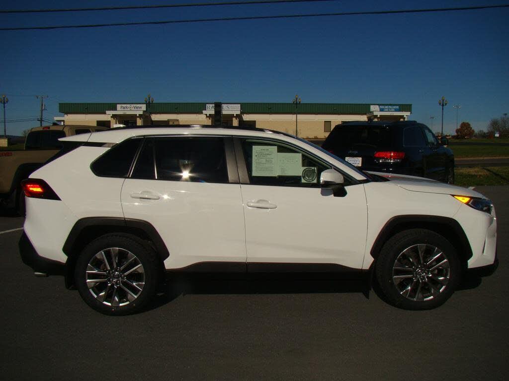 2019 TOYOTA RAV4