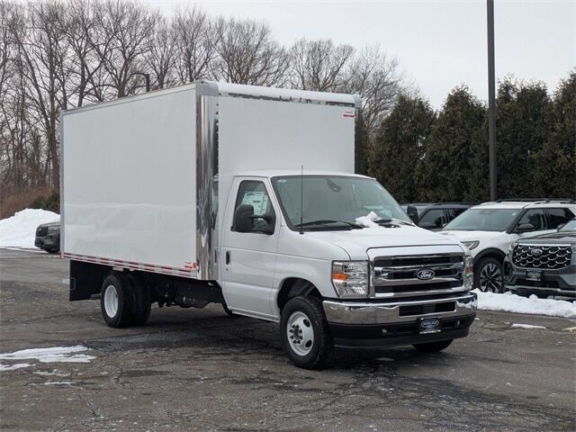 2026 FORD E-450