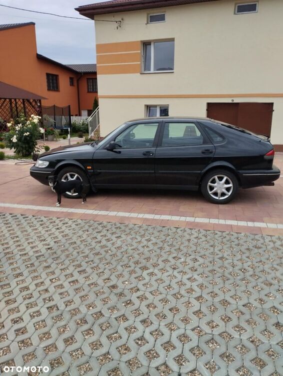 Saab 900