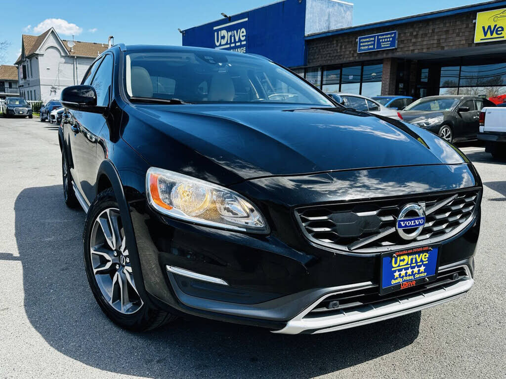 2015 VOLVO V60