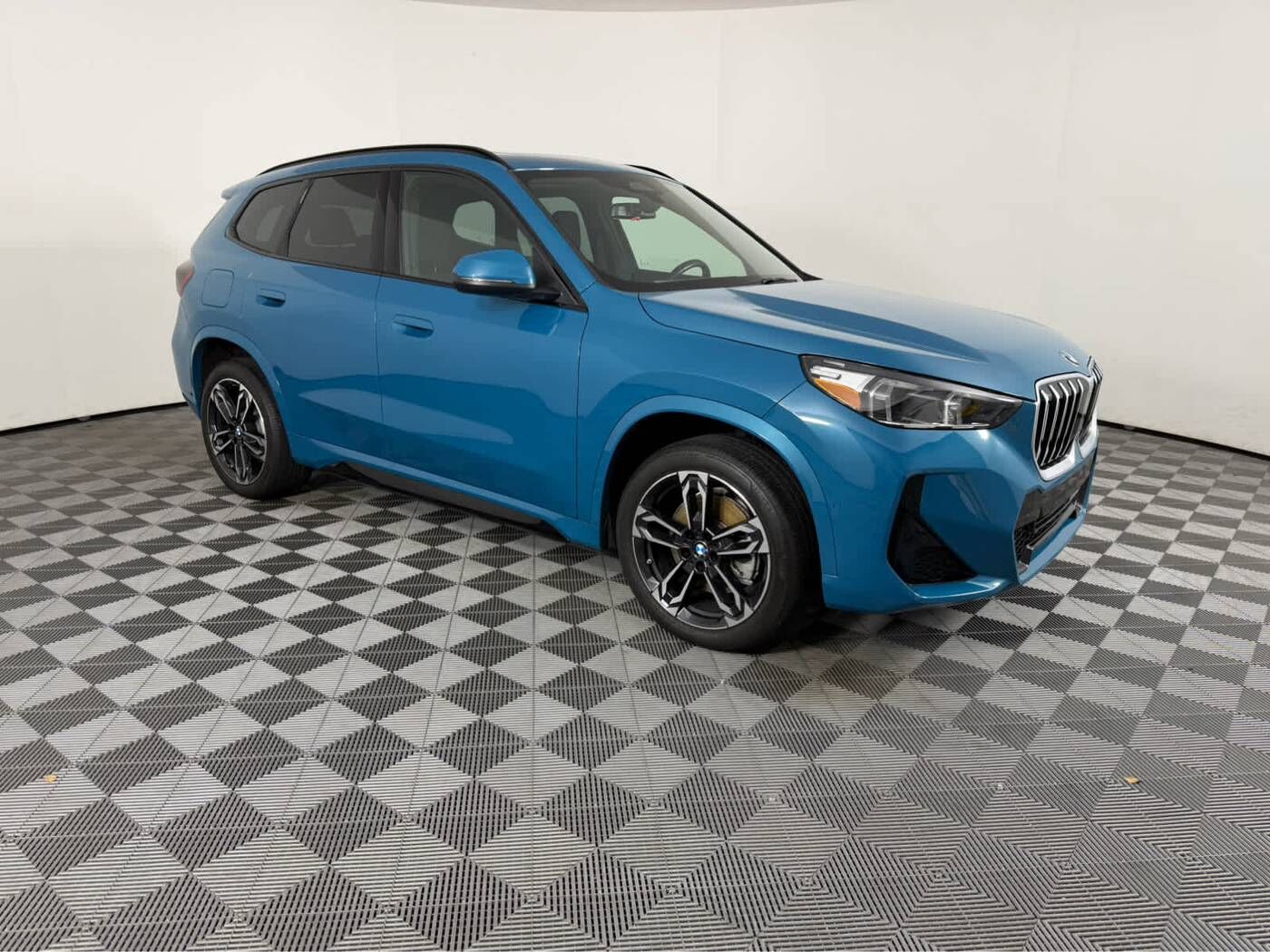 2025 BMW X1