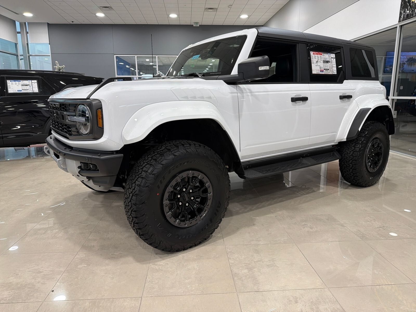 2025 FORD Bronco