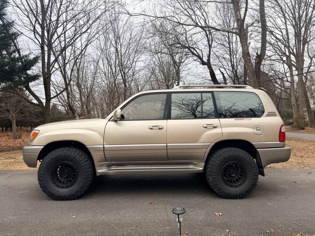 Lexus LX