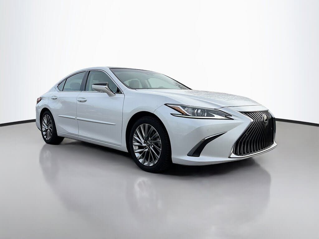 2019 LEXUS ES