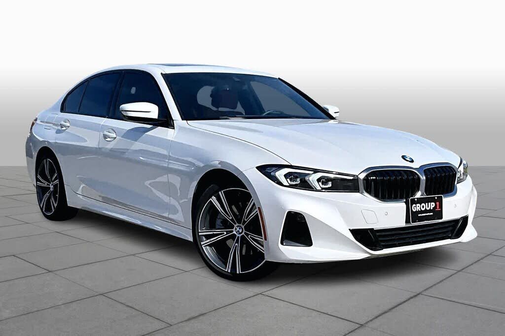 2023 BMW 330i