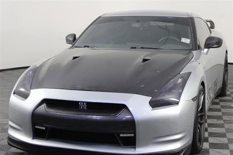 Nissan GT-R
