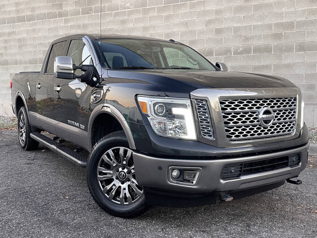 2017 NISSAN Titan