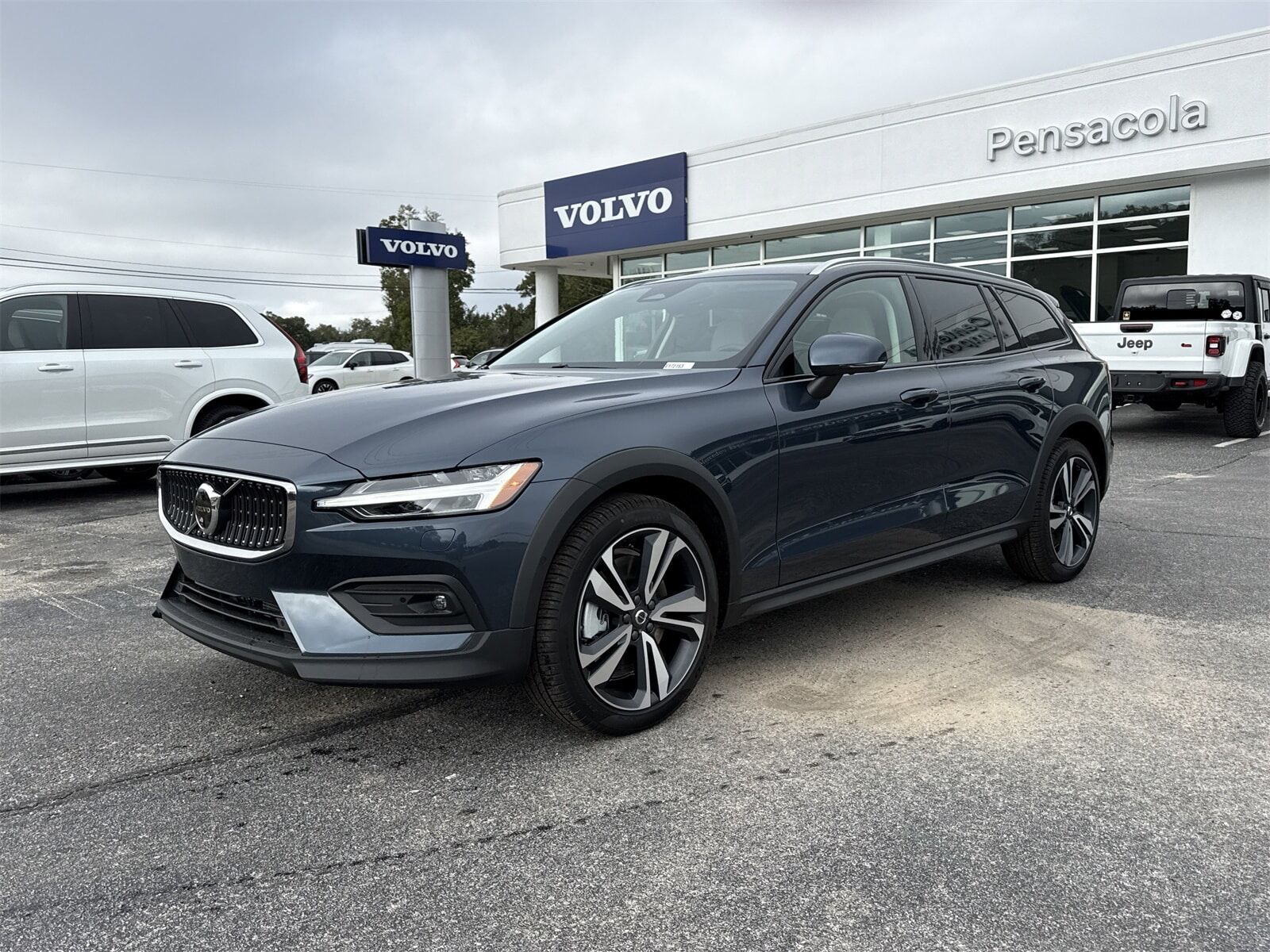 2026 VOLVO V60CC