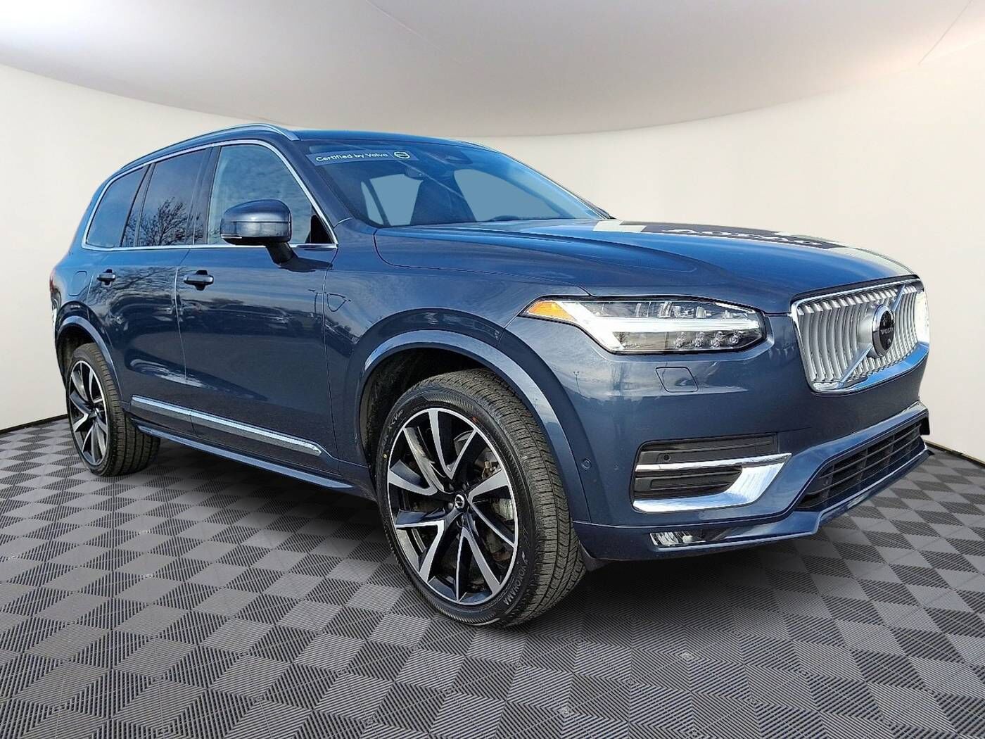 2023 VOLVO XC90