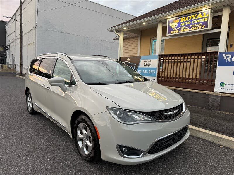 2017 CHRYSLER Pacifica