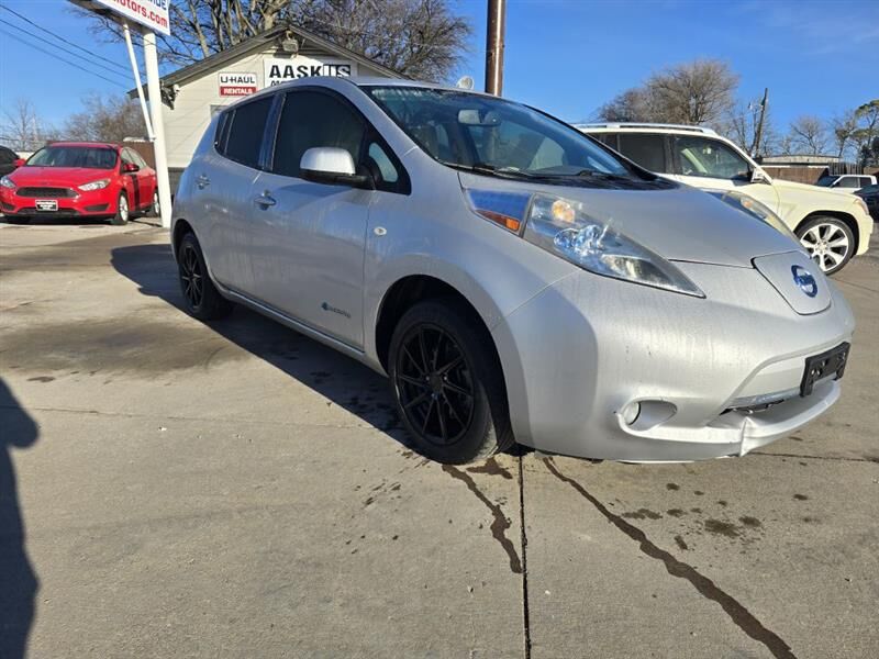 2011 NISSAN Leaf
