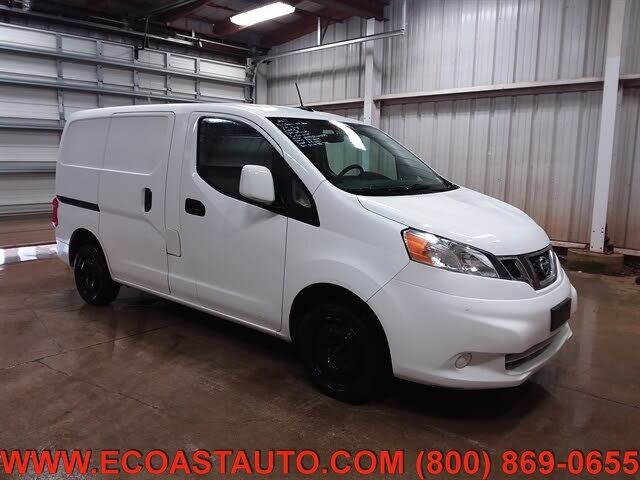 2017 NISSAN NV200