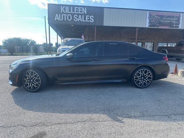 BMW 740i