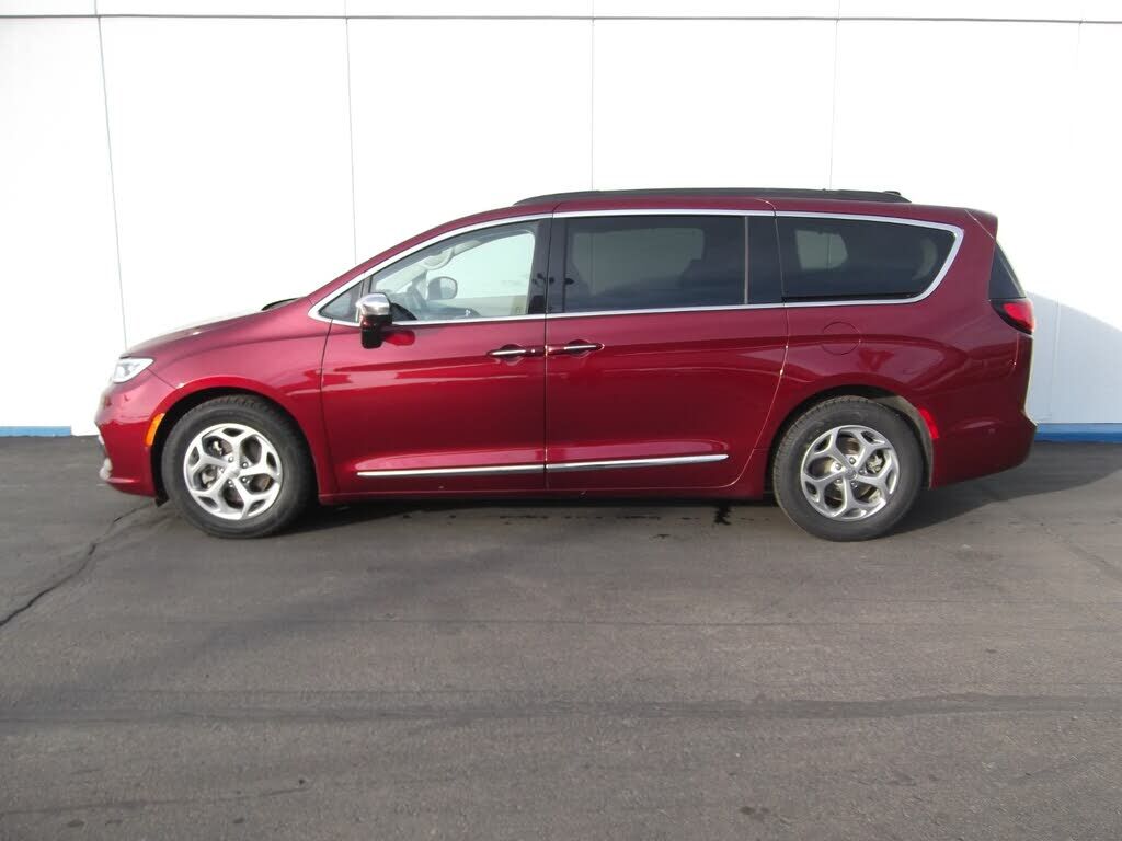 2023 CHRYSLER Pacifica